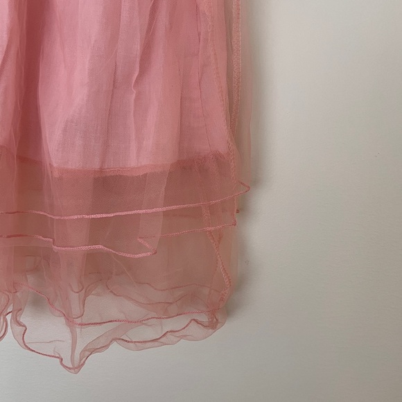 Dull pink tulle dress with pearls and lace decor on the back - Picture 6 of 7